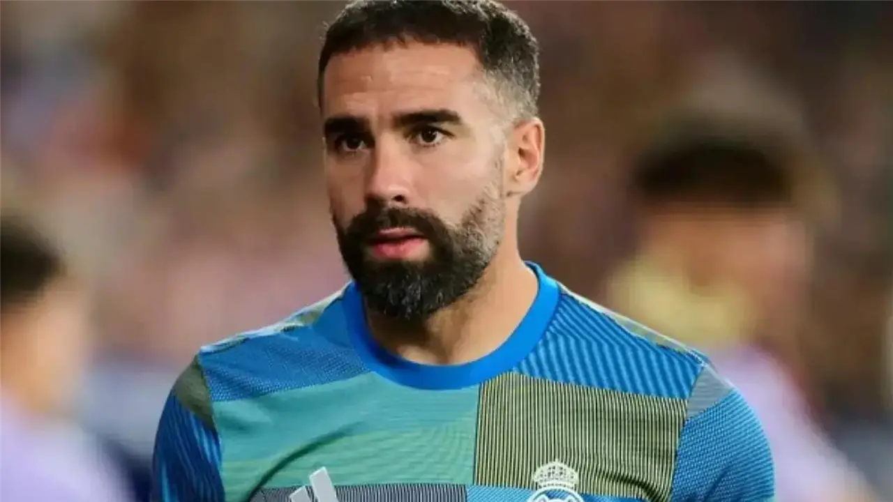 كارفاخال يهاجم مشجعي ريال مدريد ويتهمهم بافتقاد الاحترام بعد موجة الانتقادات الأخيرة